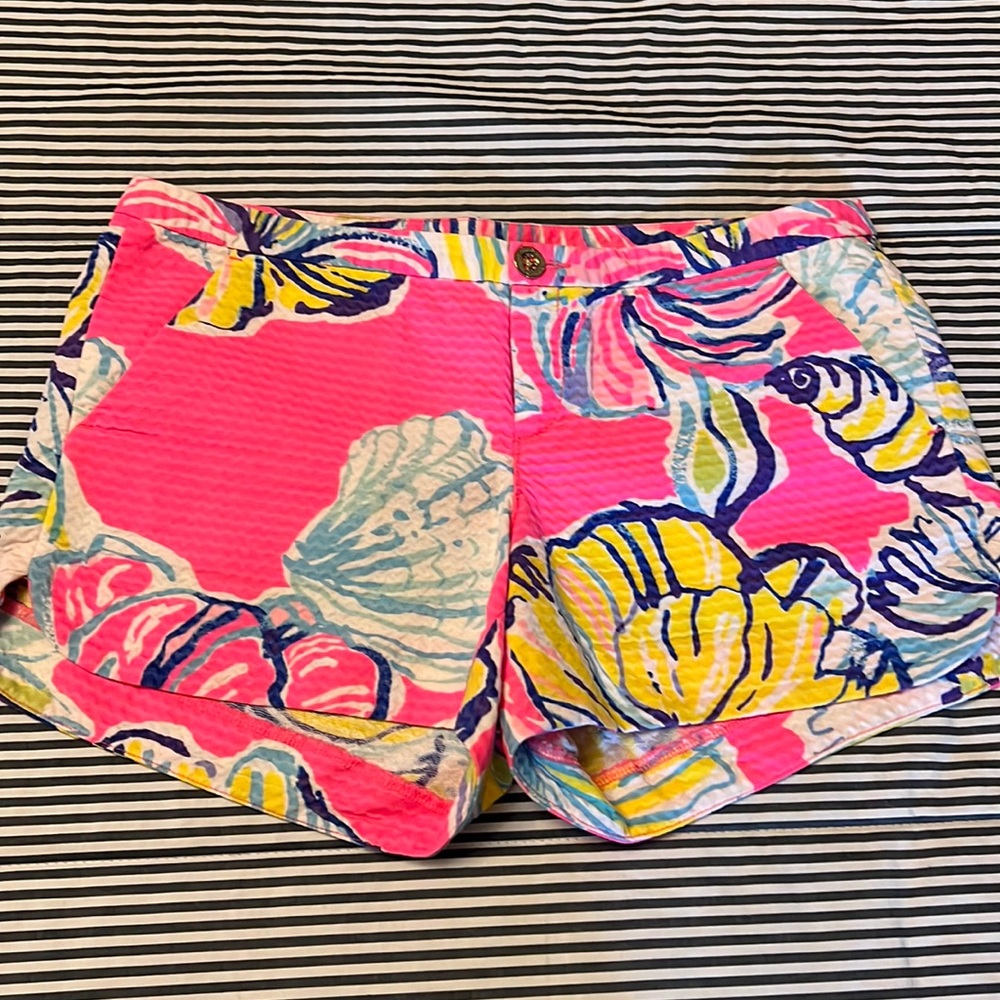 Lilly Pulitzer shorts 3 in. Size 2